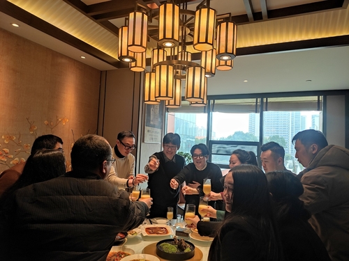 Últimos blogs de la empresa sobre El cliente coreano visitó la fábrica de Xinwei