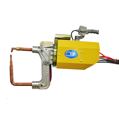 Un buen precio. Soldador industrial Hand Held Mini del punto de la nuez de la malla de alambre 220v del perno prisionero del CNC en línea