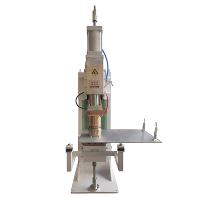 Un buen precio. Refrigeración por agua de la descarga de la resistencia del Hf de la máquina principal multi capacitiva de la soldadura por puntos en línea