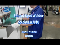 Soldadura de chapa galvanizada con máquina de soldadura por puntos de cinco cabezales